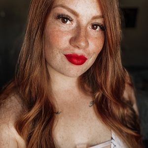 Meet your Posher, Brittney